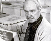 Henry Moore (4).jpg
