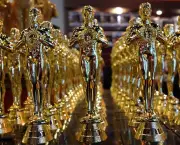 Oscar statuettes are lined up in a local souvenir shop 10 days prior to this year's upcoming Oscars, the 85th Academy Awards, in Hollywood, California, on February 14, 2013. The ceremony is scheduled for February 24, 2013.  AFP PHOTO / JOE KLAMAR