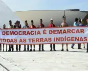 Brasília - Indígenas protestam no Congresso Nacional contra a PEC 215, que altera a demarcação de terras (Antonio Cruz/Agência Brasil)