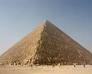 Pirâmides de Gizé (1)